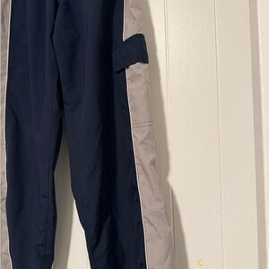 NIKE BOYS WIND PANTS SIZE 14-16 used like a new